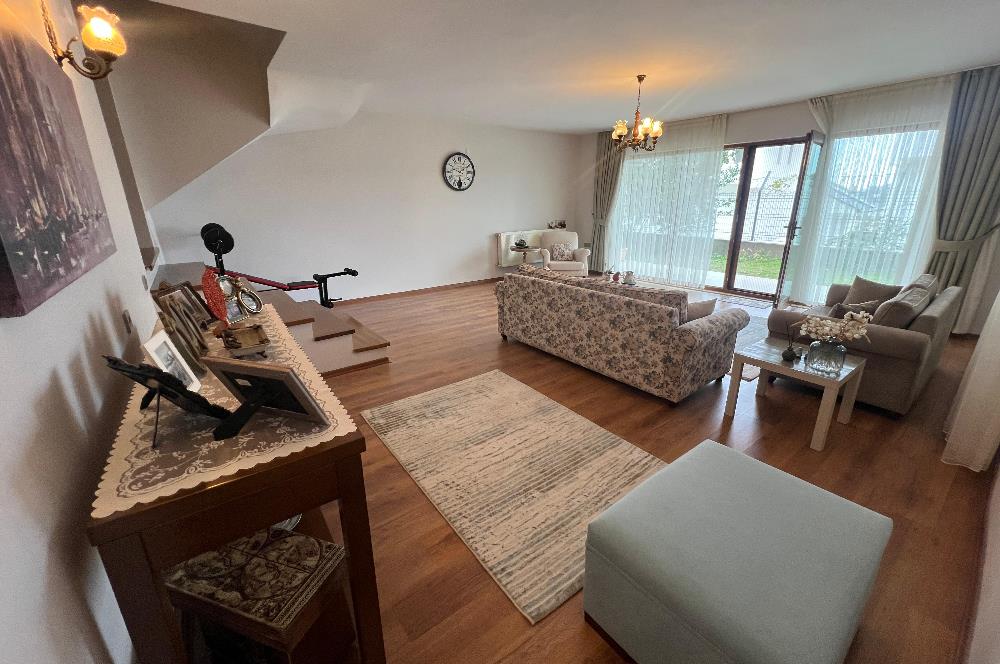 C21 BAL'DAN ÖZ MUTLU SİTESİNDE 4+2 BAHÇELİ SATILIK VİLLA