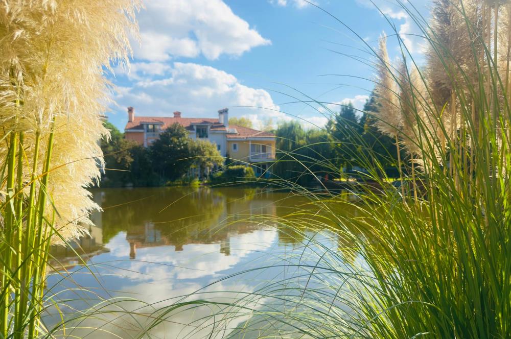 SERTAÇ MAZI'DAN İSTANBUL İSTANBULDA GÖL MANZARALI 5+1 VİLLA