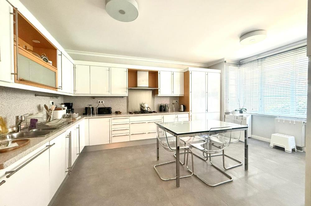 SERTAÇ MAZI'DAN İSTANBUL İSTANBULDA GÖL MANZARALI 5+1 VİLLA