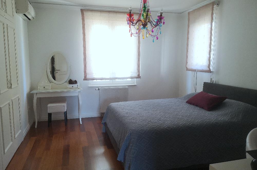 SERTAÇ MAZI'DAN İSTANBUL İSTANBULDA GÖL MANZARALI 5+1 VİLLA