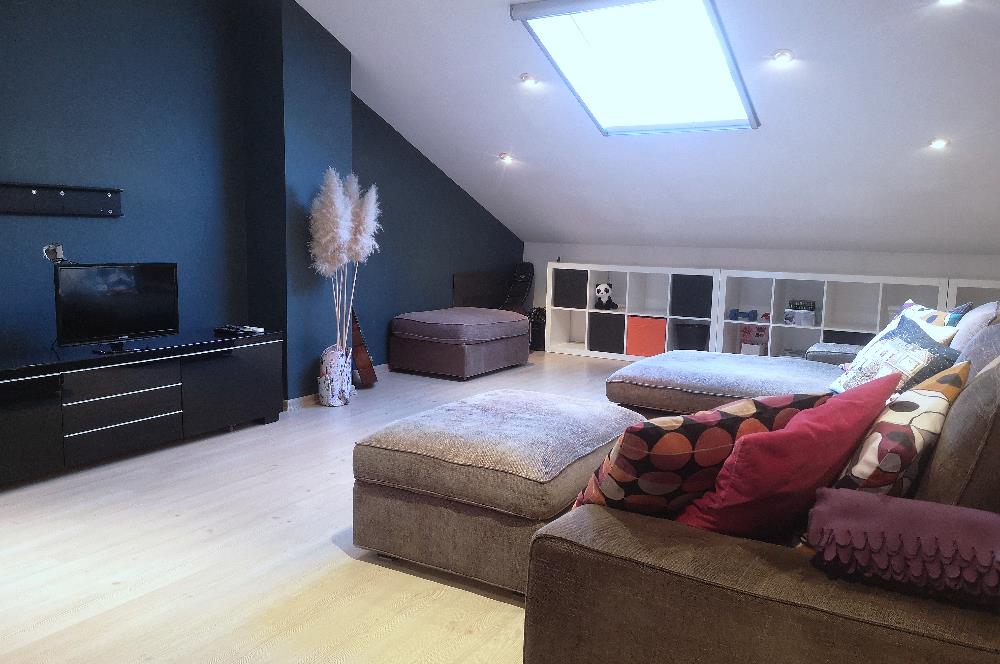 SERTAÇ MAZI'DAN İSTANBUL İSTANBULDA GÖL MANZARALI 5+1 VİLLA