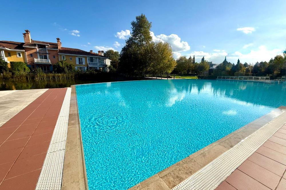 SERTAÇ MAZI'DAN İSTANBUL İSTANBULDA GÖL MANZARALI 5+1 VİLLA