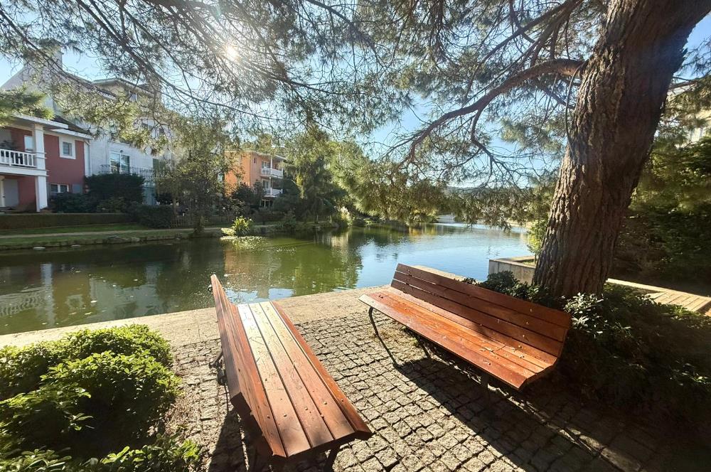 SERTAÇ MAZI'DAN İSTANBUL İSTANBULDA GÖL MANZARALI 5+1 VİLLA