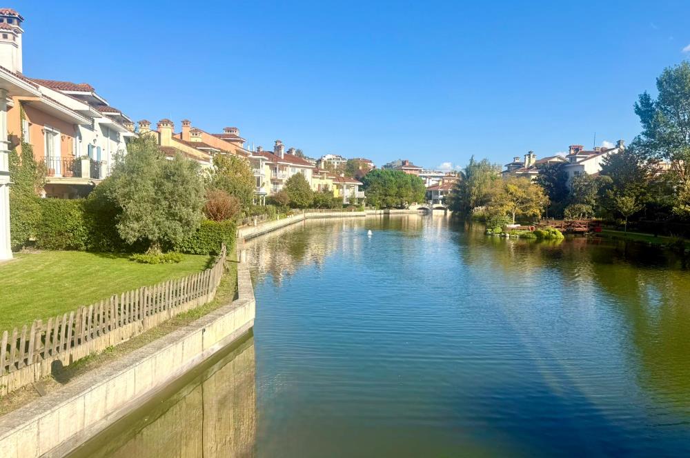 SERTAÇ MAZI'DAN İSTANBUL İSTANBULDA GÖL MANZARALI 5+1 VİLLA