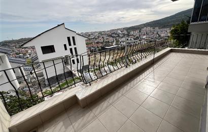 C21 BAL'DAN ÖZ MUTLU SİTESİNDE 4+2 BAHÇELİ SATILIK VİLLA