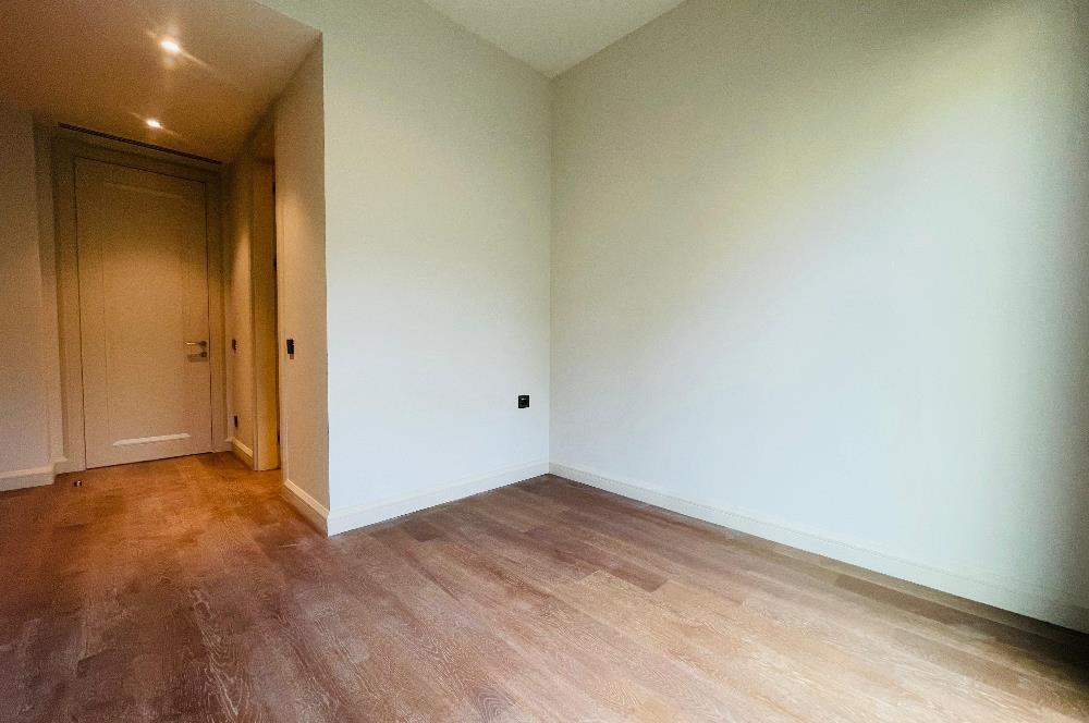 CENTURY 21'DEN NEVBAHAR KEMER EVLERİ SATILIK 4+1 BAHÇE KATI