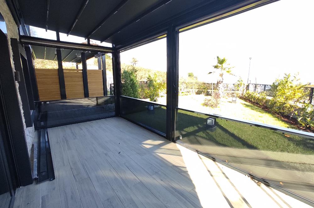 MODERN MİMARİ & DENİZ MANZARALI TRİPLEKS VİLLA MERKEZE BİR ADIM