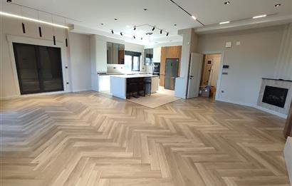 MODERN MİMARİ & DENİZ MANZARALI TRİPLEKS VİLLA MERKEZE BİR ADIM