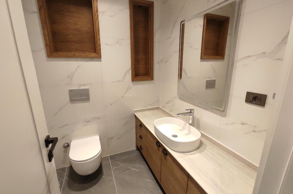 MODERN MİMARİ & DENİZ MANZARALI TRİPLEKS VİLLA MERKEZE BİR ADIM