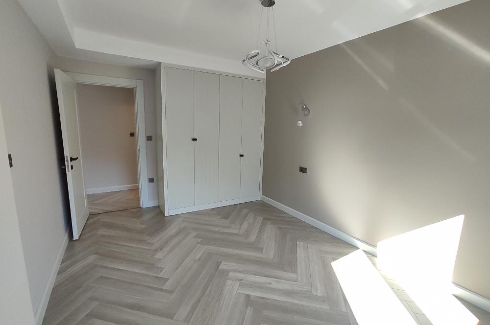 MODERN MİMARİ & DENİZ MANZARALI TRİPLEKS VİLLA MERKEZE BİR ADIM