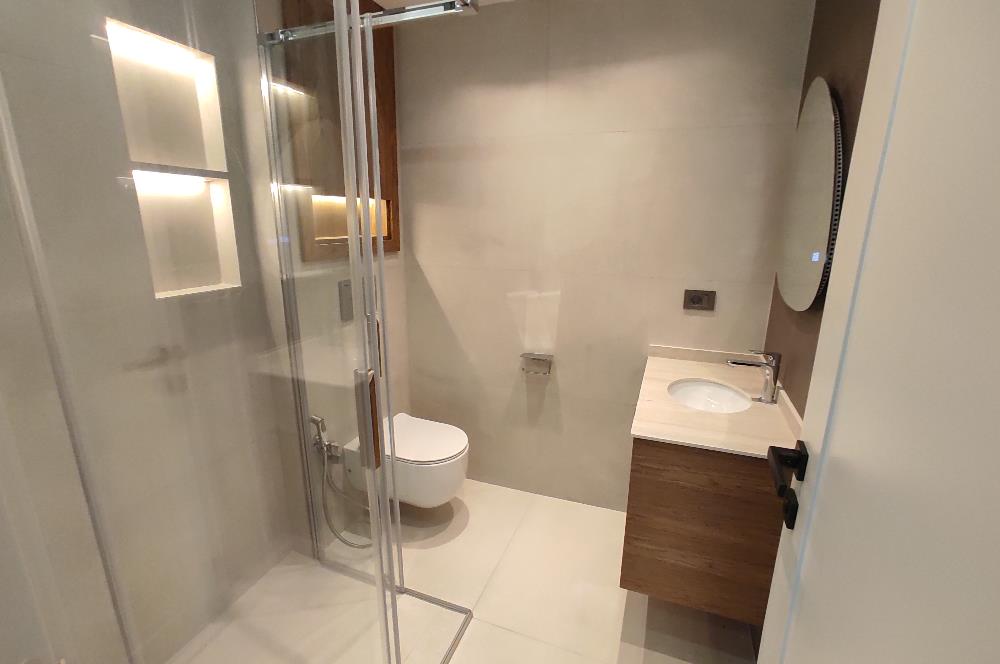 MODERN MİMARİ & DENİZ MANZARALI TRİPLEKS VİLLA MERKEZE BİR ADIM