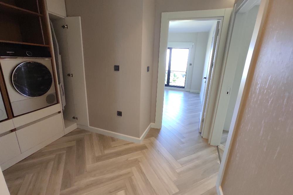 MODERN MİMARİ & DENİZ MANZARALI TRİPLEKS VİLLA MERKEZE BİR ADIM