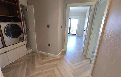 MODERN MİMARİ & DENİZ MANZARALI TRİPLEKS VİLLA MERKEZE BİR ADIM