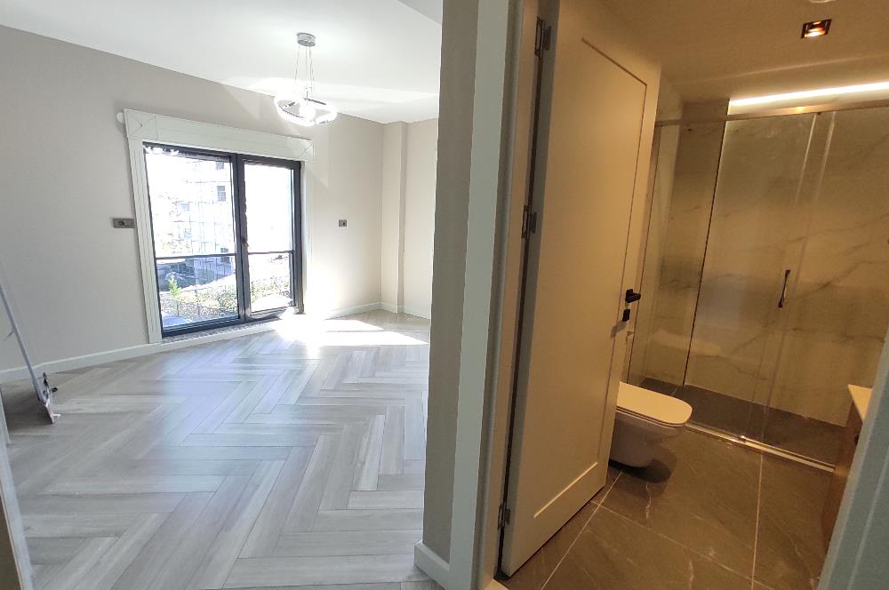 MODERN MİMARİ & DENİZ MANZARALI TRİPLEKS VİLLA MERKEZE BİR ADIM