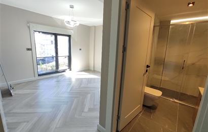 MODERN MİMARİ & DENİZ MANZARALI TRİPLEKS VİLLA MERKEZE BİR ADIM