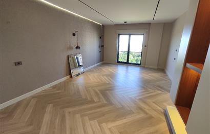 MODERN MİMARİ & DENİZ MANZARALI TRİPLEKS VİLLA MERKEZE BİR ADIM