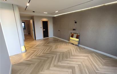 MODERN MİMARİ & DENİZ MANZARALI TRİPLEKS VİLLA MERKEZE BİR ADIM