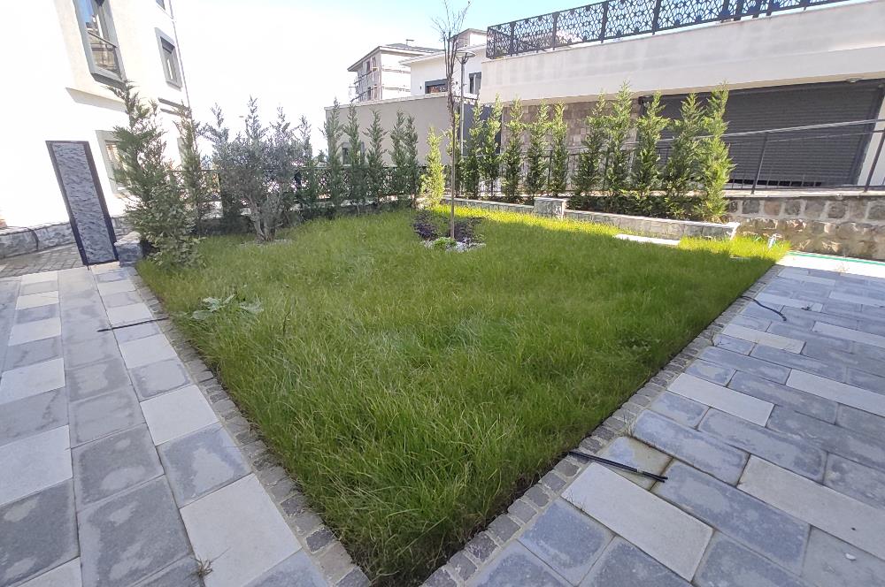 MODERN MİMARİ & DENİZ MANZARALI TRİPLEKS VİLLA MERKEZE BİR ADIM