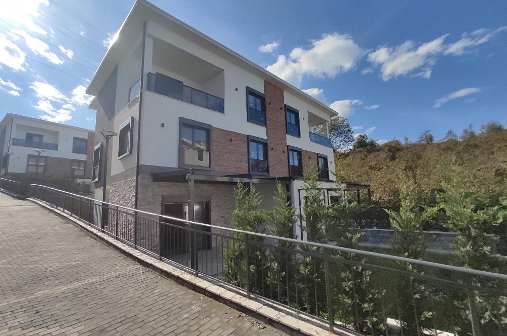 MODERN MİMARİ & DENİZ MANZARALI TRİPLEKS VİLLA MERKEZE BİR ADIM