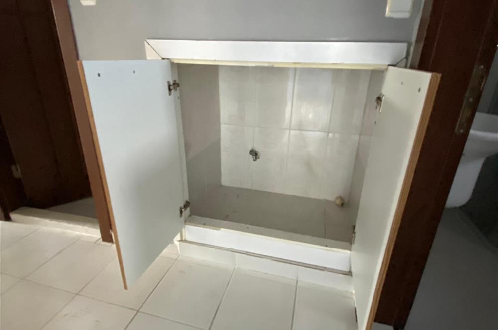 CENTURY 21 PLUS GAYRİMENKUL'DEN YEŞİLYOLDA BAKIMLI SATILIK DAİRE