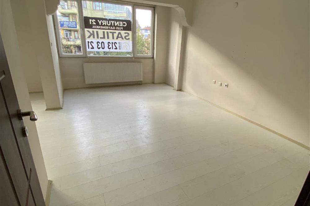 CENTURY 21 PLUS GAYRİMENKUL'DEN YEŞİLYOLDA BAKIMLI SATILIK DAİRE