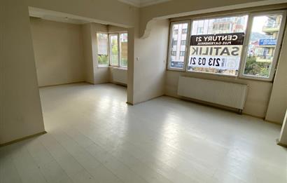 CENTURY 21 PLUS GAYRİMENKUL'DEN YEŞİLYOLDA BAKIMLI SATILIK DAİRE