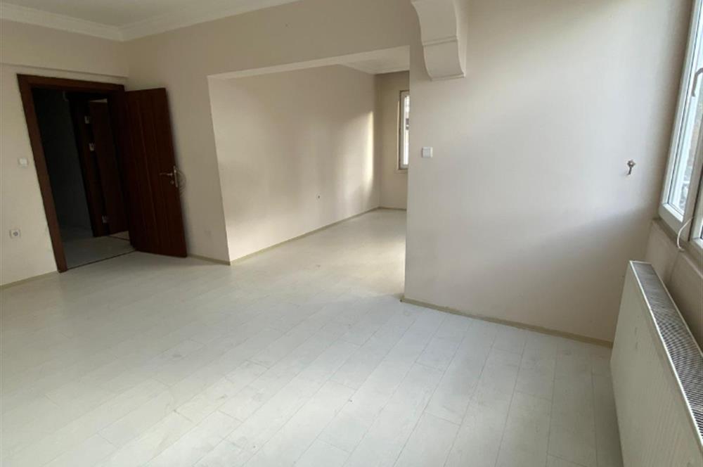 CENTURY 21 PLUS GAYRİMENKUL'DEN YEŞİLYOLDA BAKIMLI SATILIK DAİRE