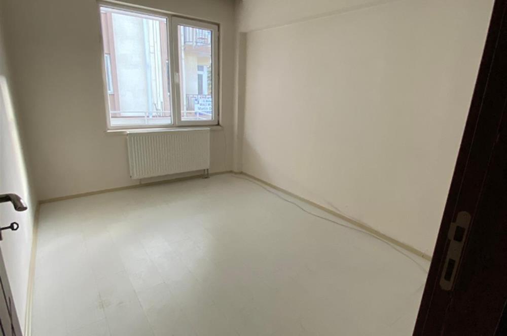 CENTURY 21 PLUS GAYRİMENKUL'DEN YEŞİLYOLDA BAKIMLI SATILIK DAİRE