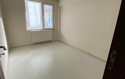 CENTURY 21 PLUS GAYRİMENKUL'DEN YEŞİLYOLDA BAKIMLI SATILIK DAİRE