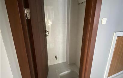 CENTURY 21 PLUS GAYRİMENKUL'DEN YEŞİLYOLDA BAKIMLI SATILIK DAİRE