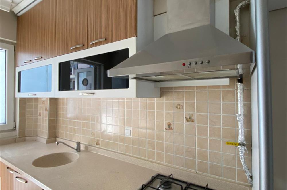 CENTURY 21 PLUS GAYRİMENKUL'DEN YEŞİLYOLDA BAKIMLI SATILIK DAİRE