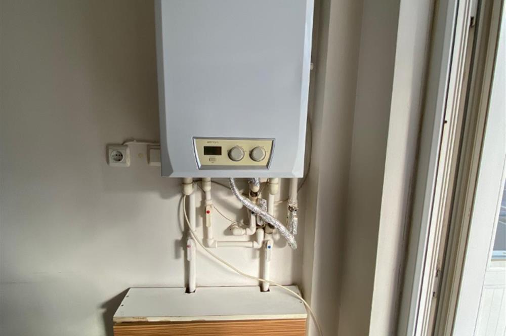 CENTURY 21 PLUS GAYRİMENKUL'DEN YEŞİLYOLDA BAKIMLI SATILIK DAİRE