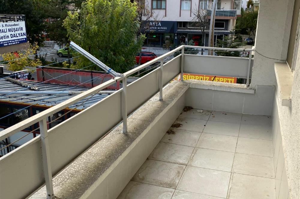 CENTURY 21 PLUS GAYRİMENKUL'DEN YEŞİLYOLDA BAKIMLI SATILIK DAİRE