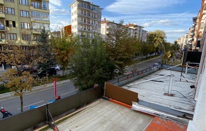 CENTURY 21 PLUS GAYRİMENKUL'DEN YEŞİLYOLDA BAKIMLI SATILIK DAİRE