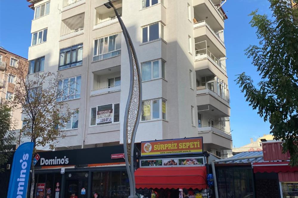 CENTURY 21 PLUS GAYRİMENKUL'DEN YEŞİLYOLDA BAKIMLI SATILIK DAİRE