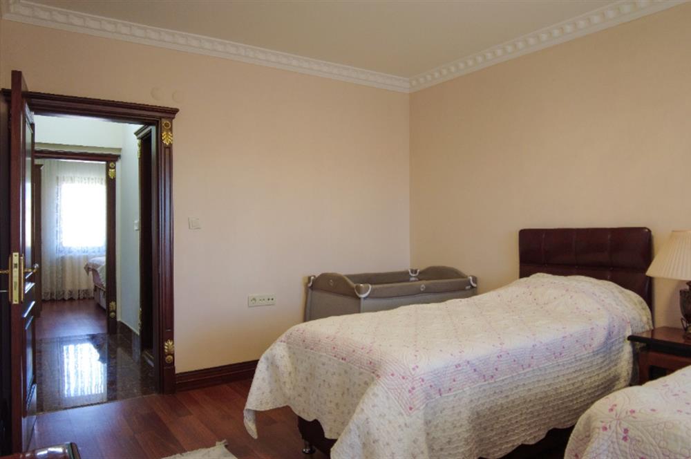 ELMADAĞ İLÇESİNDE 20.000 m2 BESİ ÇİFTLİĞİ