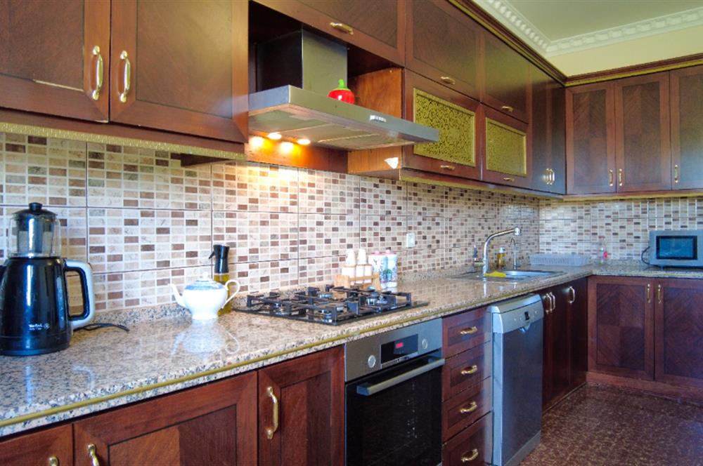 ELMADAĞ İLÇESİNDE 20.000 m2 BESİ ÇİFTLİĞİ