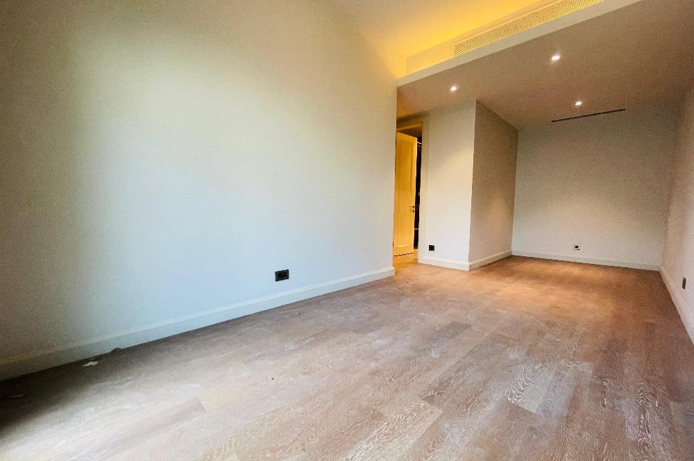 CENTURY 21'DEN NEVBAHAR KEMER EVLERİ SATILIK 4+1 BAHÇE KATI