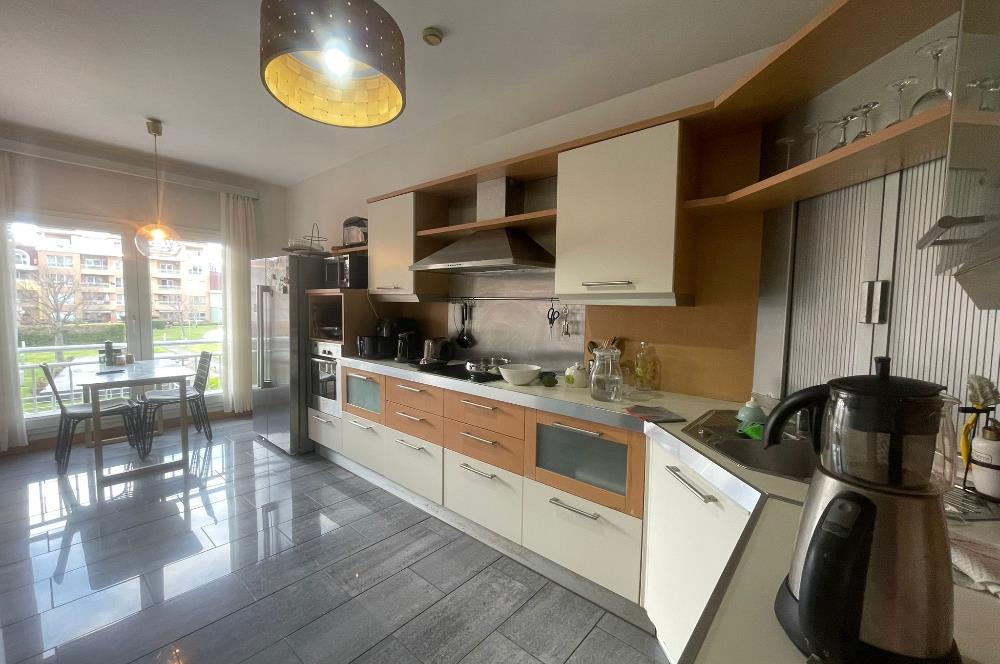 CENTURY 21'DEN MESA KEMERBURGAZ EVLERİ SATILIK 4+1 ARA KAT DAİRE