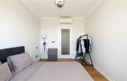 BAĞDAT CADDESİ'NE 2.BİNA,ERENKÖY DİVAN'IN SOKAĞI,DENİZ MANZARALI,BALKONLU,HAVUZLU,4+1