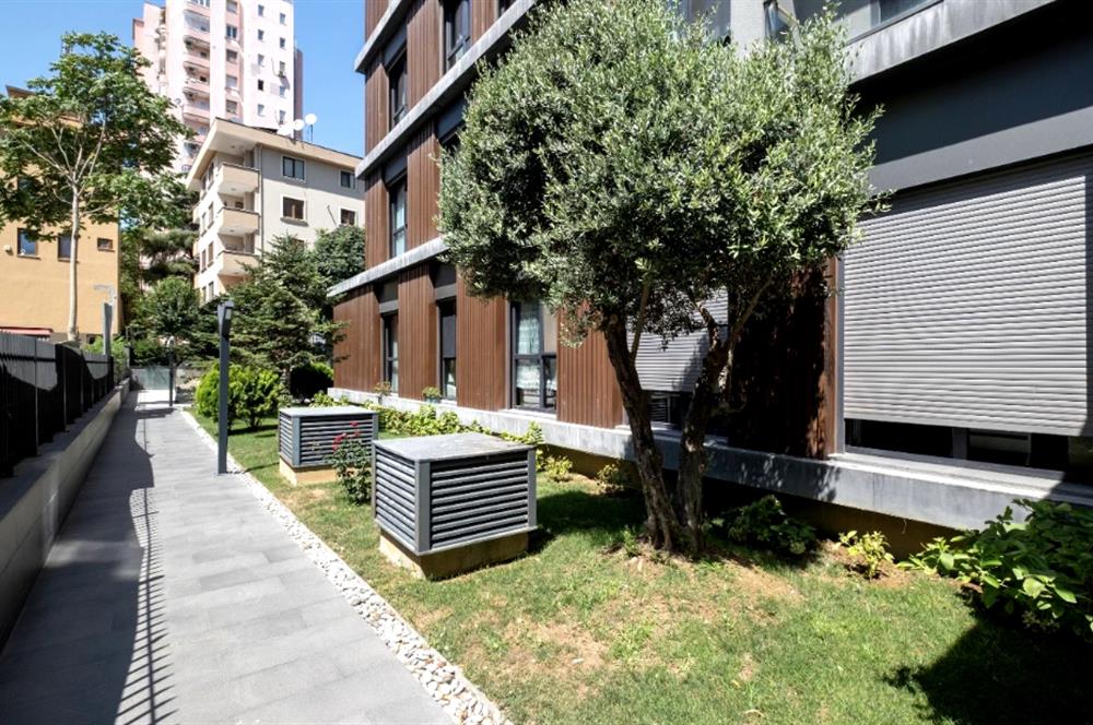 BAĞDAT CADDESİ'NE 2.BİNA,ERENKÖY DİVAN'IN SOKAĞI,DENİZ MANZARALI,BALKONLU,HAVUZLU,4+1