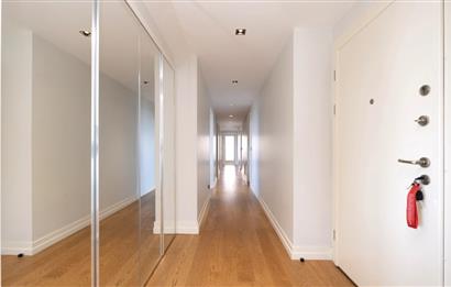 BAĞDAT CADDESİ'NE 2.BİNA,ERENKÖY DİVAN'IN SOKAĞI,DENİZ MANZARALI,BALKONLU,HAVUZLU,4+1