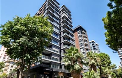 BAĞDAT CADDESİ'NE 2.BİNA,ERENKÖY DİVAN'IN SOKAĞI,DENİZ MANZARALI,BALKONLU,HAVUZLU,4+1