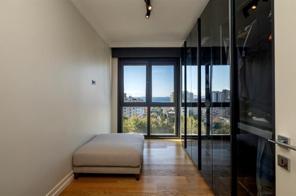 BAĞDAT CADDESİ'NE 2.BİNA,ERENKÖY DİVAN'IN SOKAĞI,DENİZ MANZARALI,BALKONLU,HAVUZLU,4+1