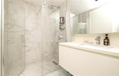 BAĞDAT CADDESİ'NE 2.BİNA,ERENKÖY DİVAN'IN SOKAĞI,DENİZ MANZARALI,BALKONLU,HAVUZLU,4+1