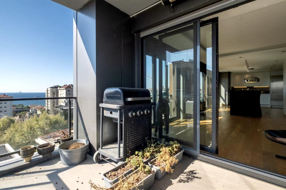 BAĞDAT CADDESİ'NE 2.BİNA,ERENKÖY DİVAN'IN SOKAĞI,DENİZ MANZARALI,BALKONLU,HAVUZLU,4+1