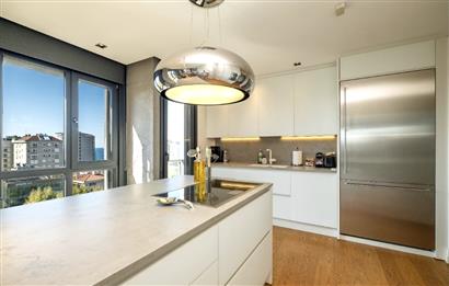 BAĞDAT CADDESİ'NE 2.BİNA,ERENKÖY DİVAN'IN SOKAĞI,DENİZ MANZARALI,BALKONLU,HAVUZLU,4+1