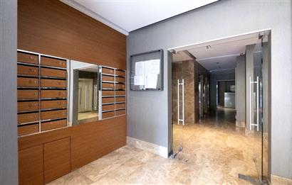 BAĞDAT CADDESİ'NE 2.BİNA,ERENKÖY DİVAN'IN SOKAĞI,DENİZ MANZARALI,BALKONLU,HAVUZLU,4+1