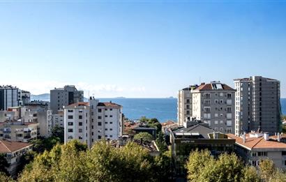 BAĞDAT CADDESİ'NE 2.BİNA,ERENKÖY DİVAN'IN SOKAĞI,DENİZ MANZARALI,BALKONLU,HAVUZLU,4+1