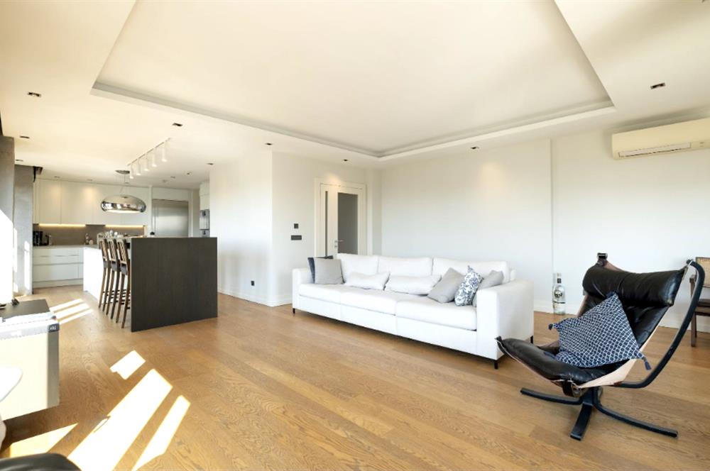 BAĞDAT CADDESİ'NE 2.BİNA,ERENKÖY DİVAN'IN SOKAĞI,DENİZ MANZARALI,BALKONLU,HAVUZLU,4+1